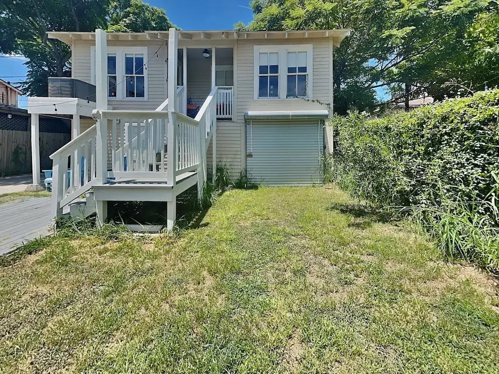 Sealy Street Duo by Ryson Vacation Rentals