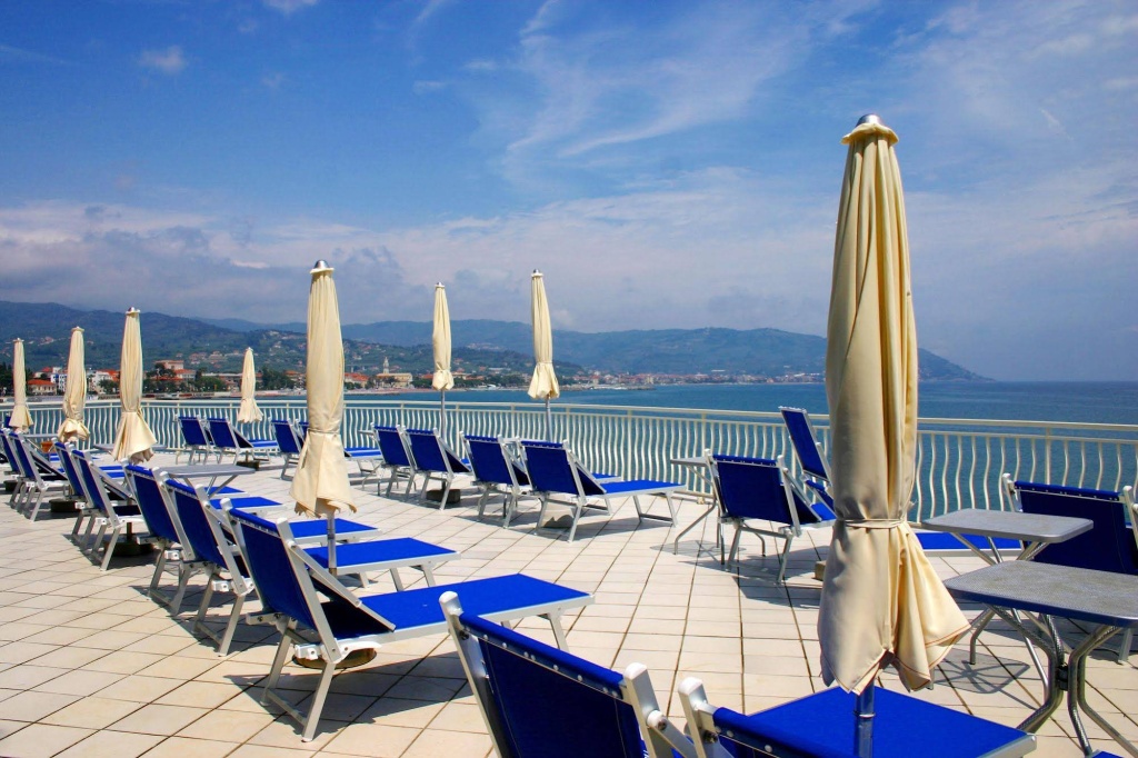 Beach & Waterfront