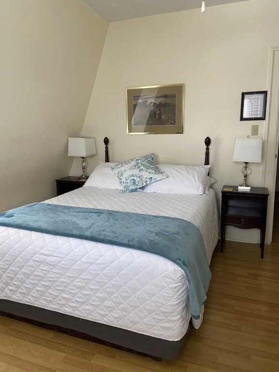 Standard Double room with ocean view full double bed