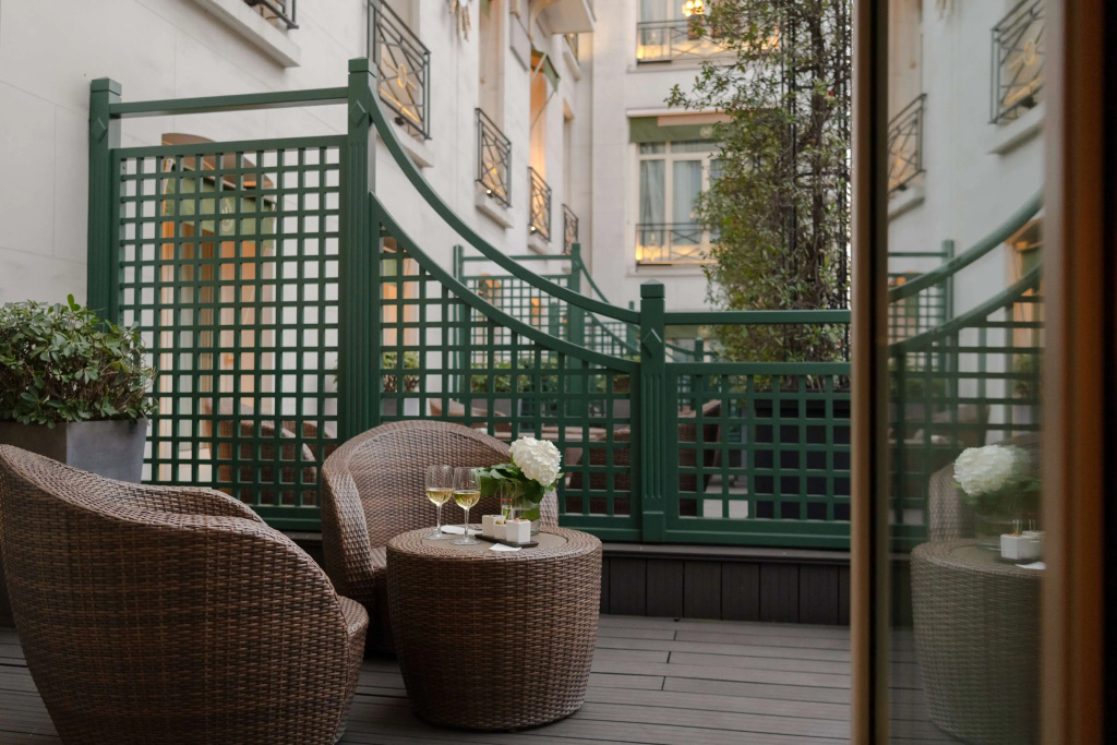 Napoleon Hotel 75