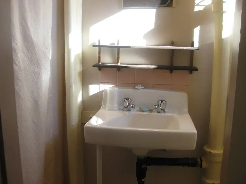 Standard Single room (single bed)
