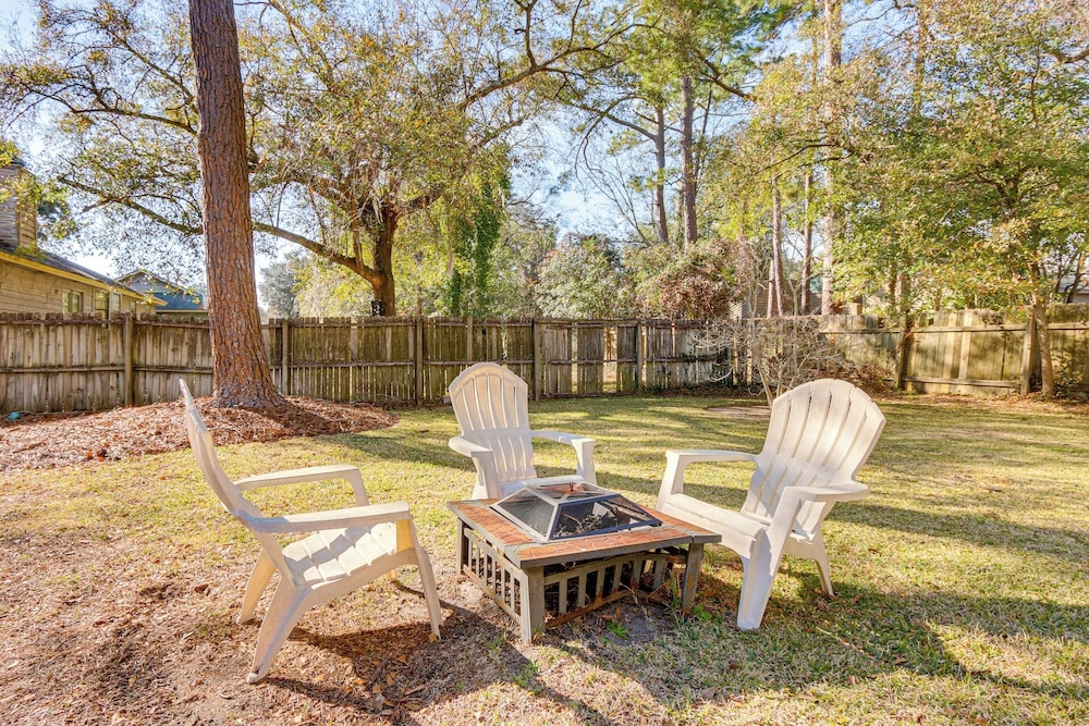 Dogs Welcome! Savannah Escape w/ Fenced-in Yard