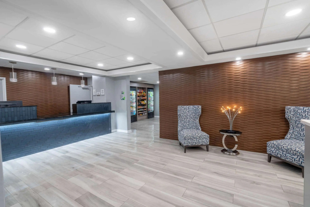 Lobby & Reception