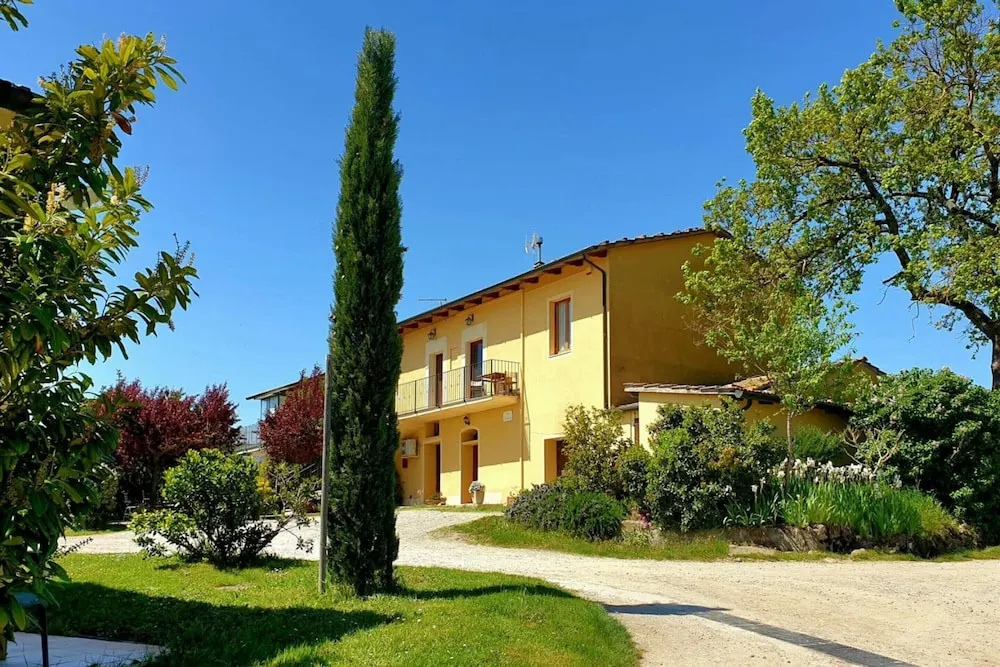 Apartment With Swimming Pool in Tuscany