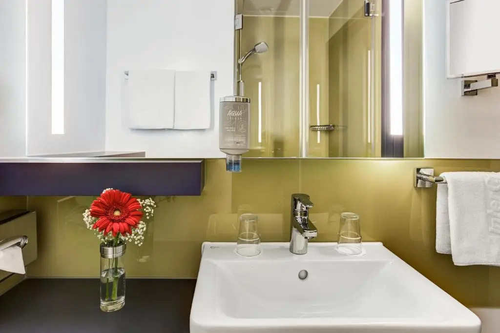 IntercityHotel Frankfurt Airport Terminal 3 - Chambres