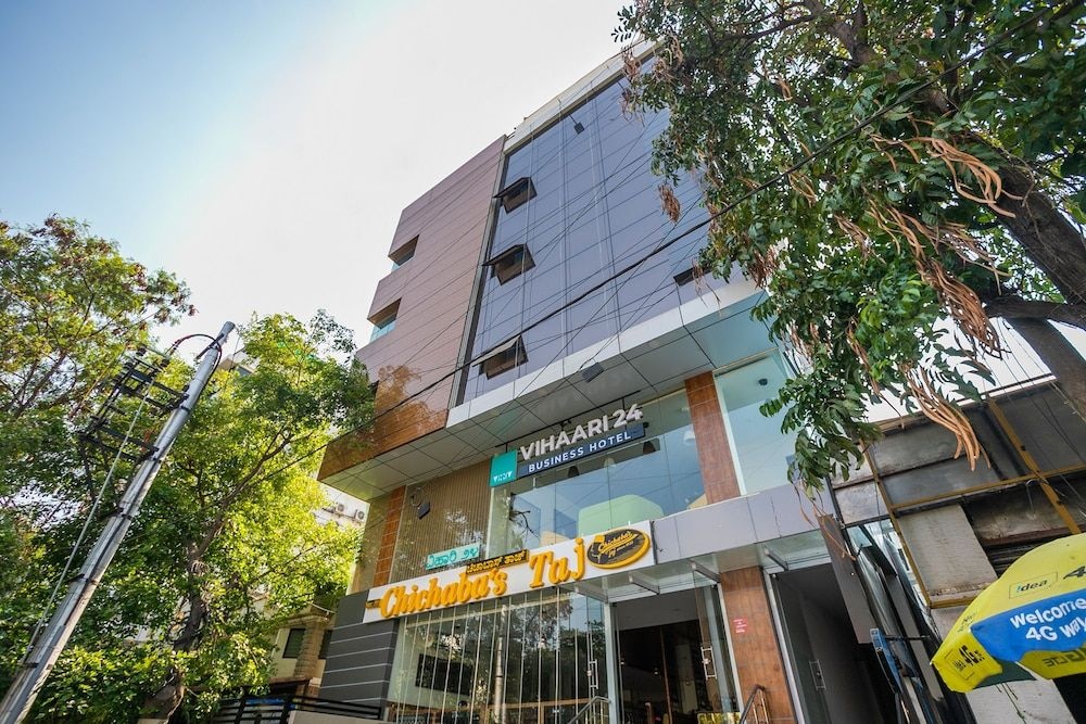 Capital O 36137 Vihaari 24 Business Hotel