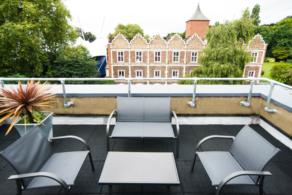 Safestay London Kensington Holland Park image