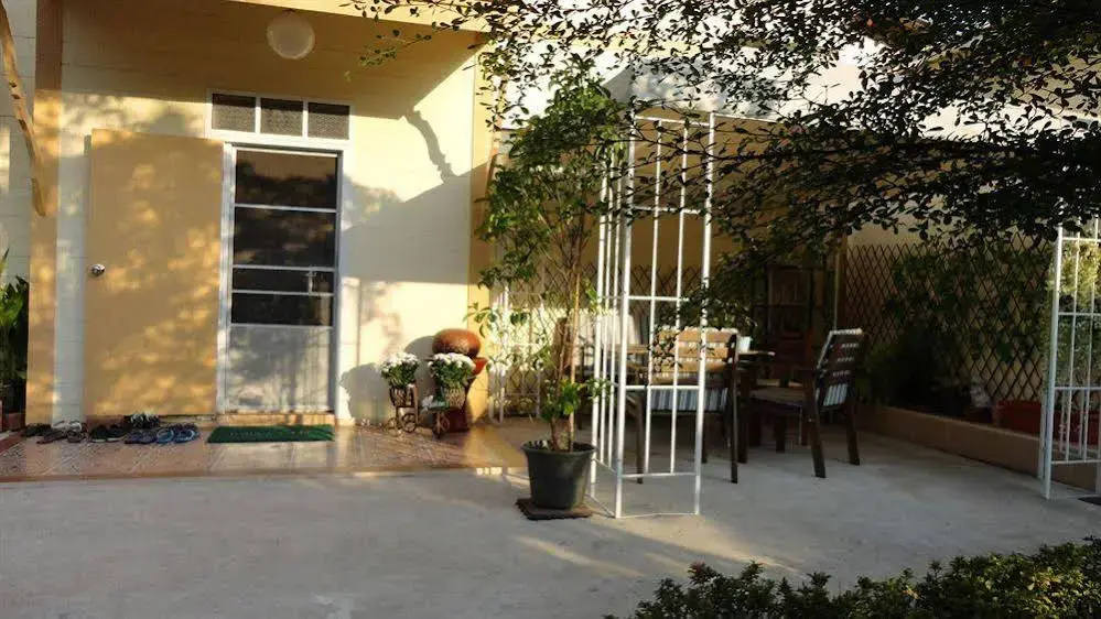 Baan Sathorn Backpacker Hostel