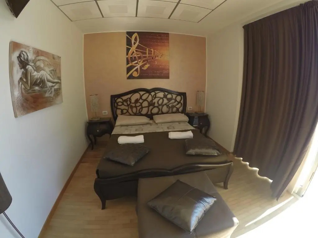 Standard Double room (full double bed)