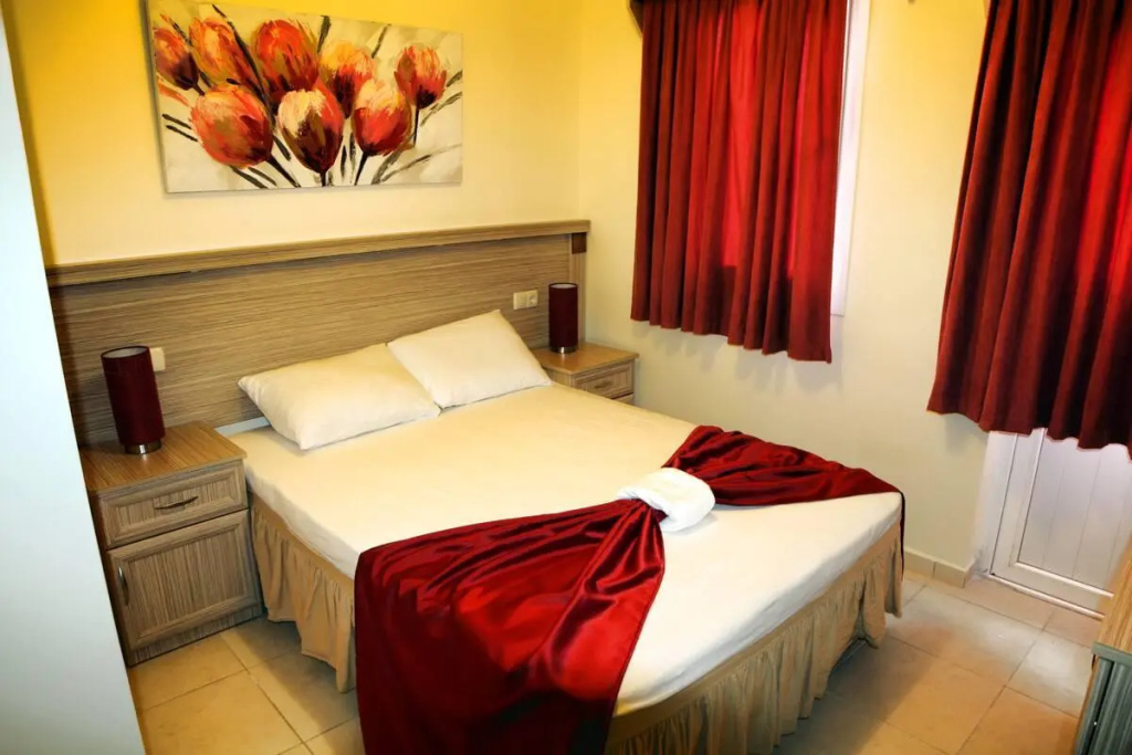 Standard Double room (full double bed)