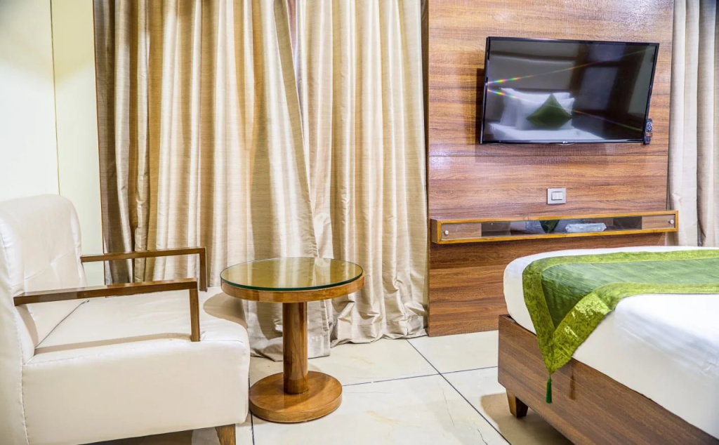 Lobby & Reception