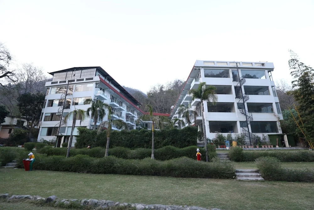Avenue 18 Resort