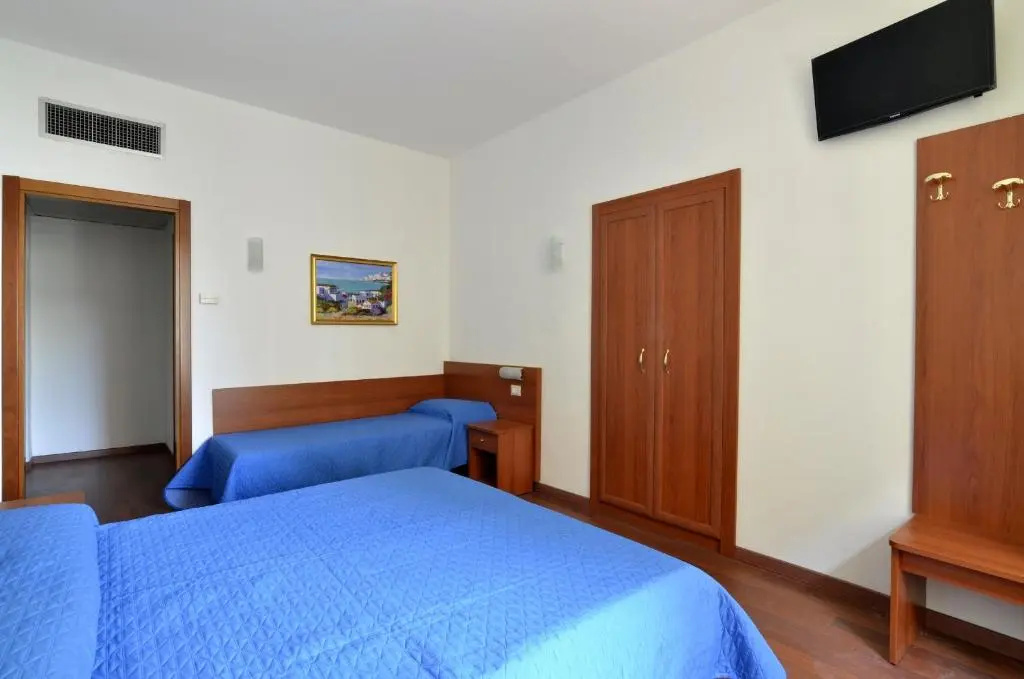 Triple room