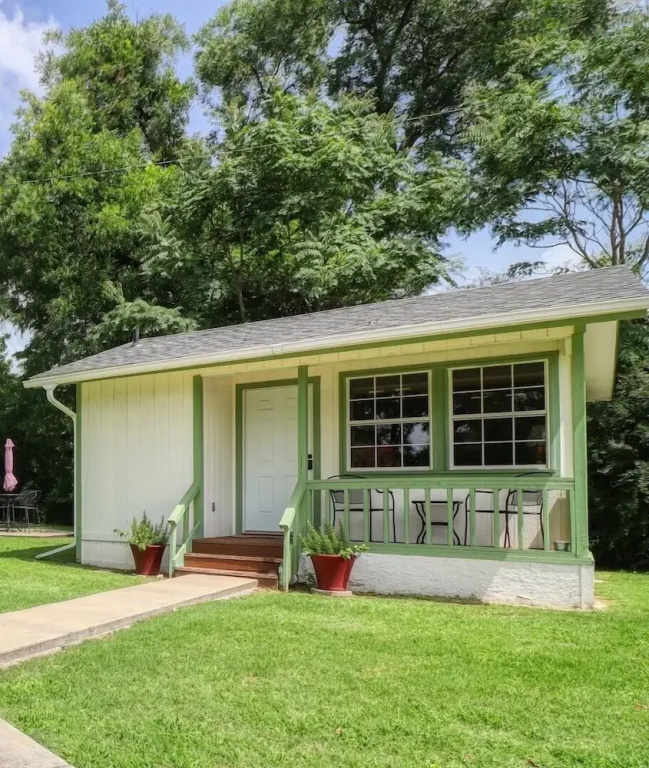 Travis Street Cottages