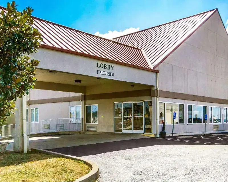 Quality Inn & Suites Elizabethtown Area