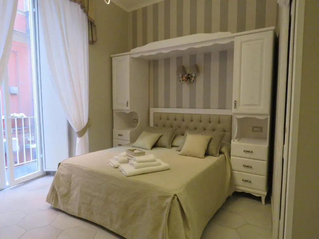 Deluxe Double room with balcony (full double bed)