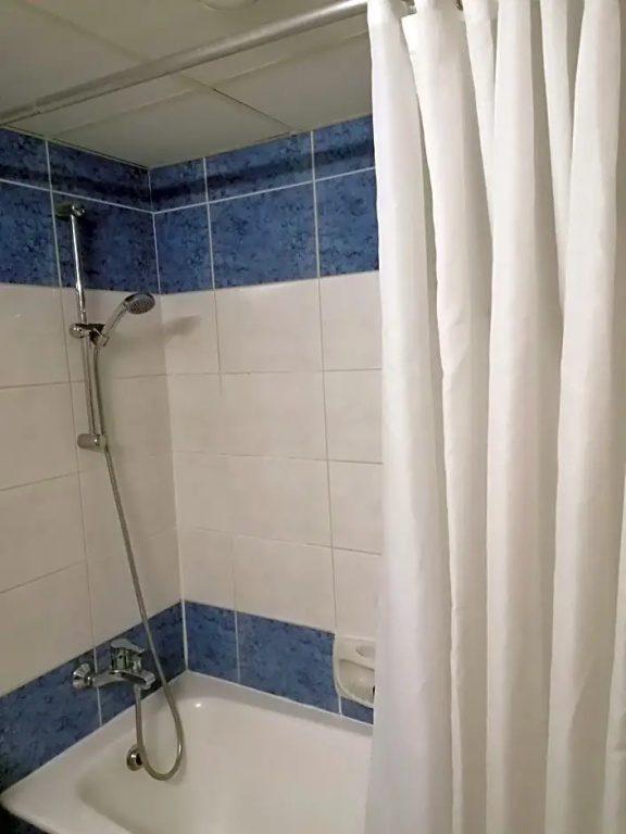 Standard Triple room with city view