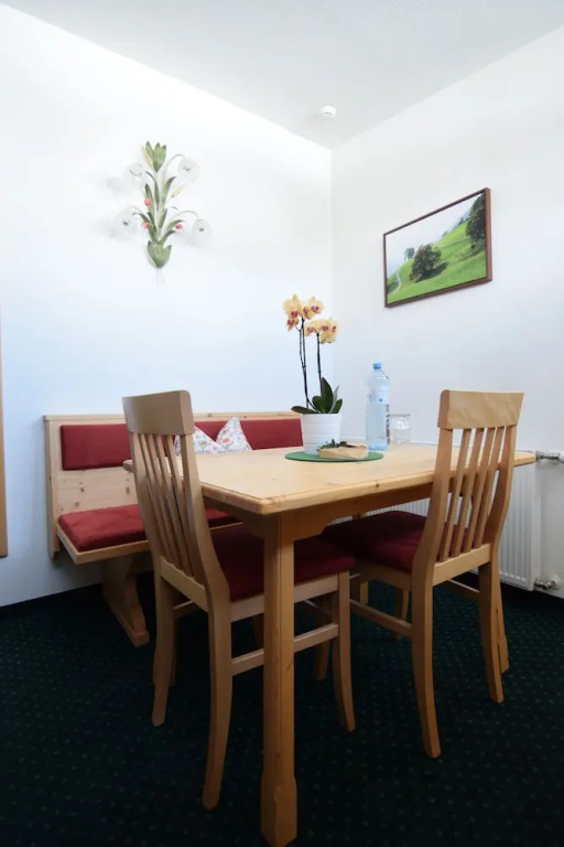 Economy room