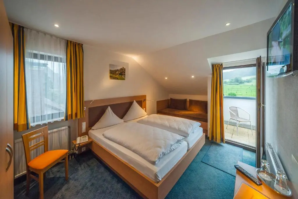 Standard Double room (full double bed)