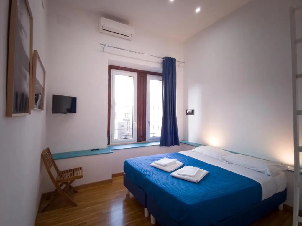 Deluxe Double room (full double bed)