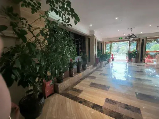 Longli Yurun Galaxy Hotel