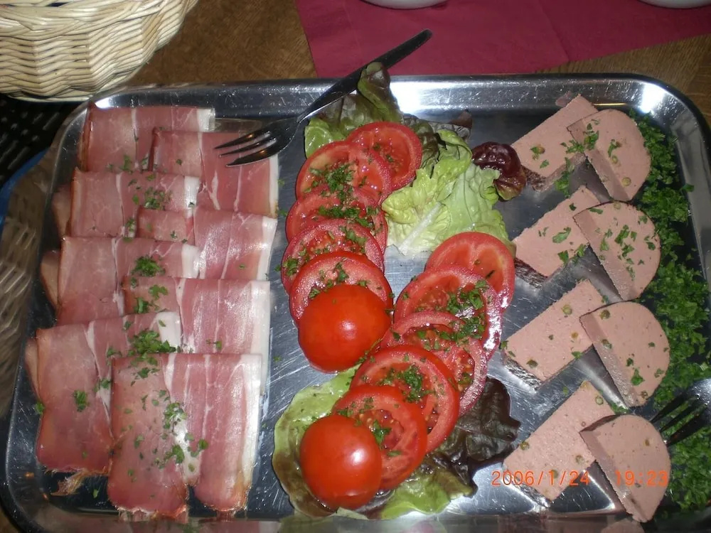 Food & Beverage