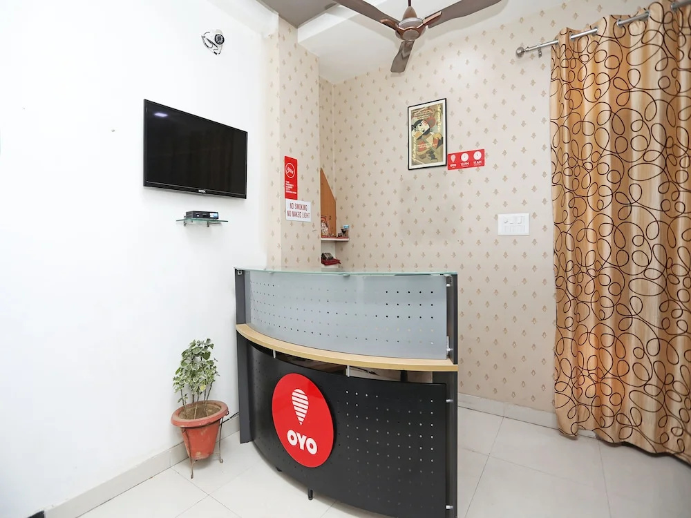 Lobby & Reception