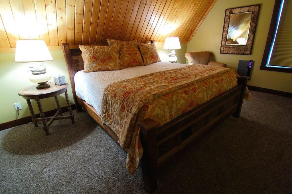 Fin and Feather Inn — 5