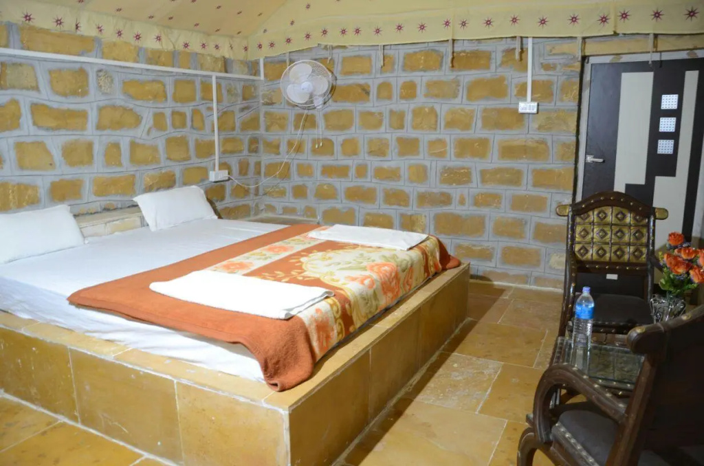 Tent (full double bed)
