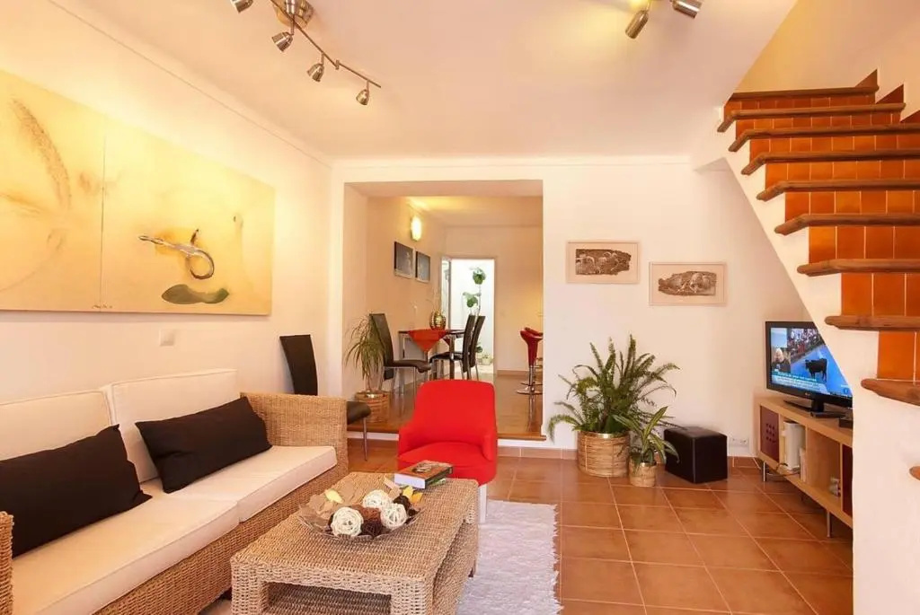 2 Bedrooms Cottage