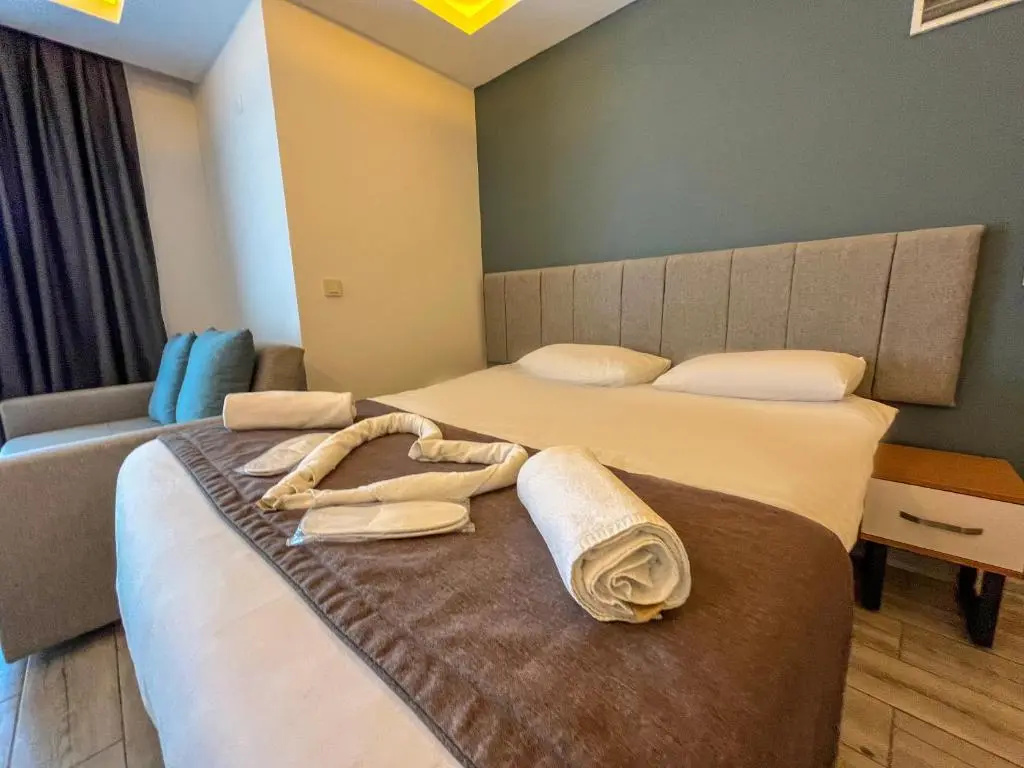 Standard Double room with balcony (full double bed)