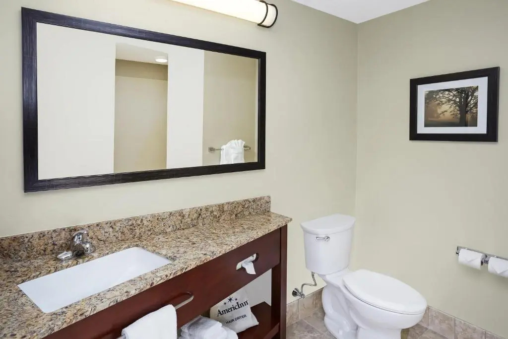 AmericInn by Wyndham Waupun - Chambres