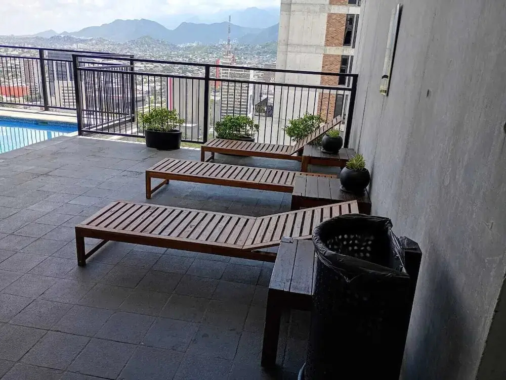 Stylish Private Room City Views & Prime Location
