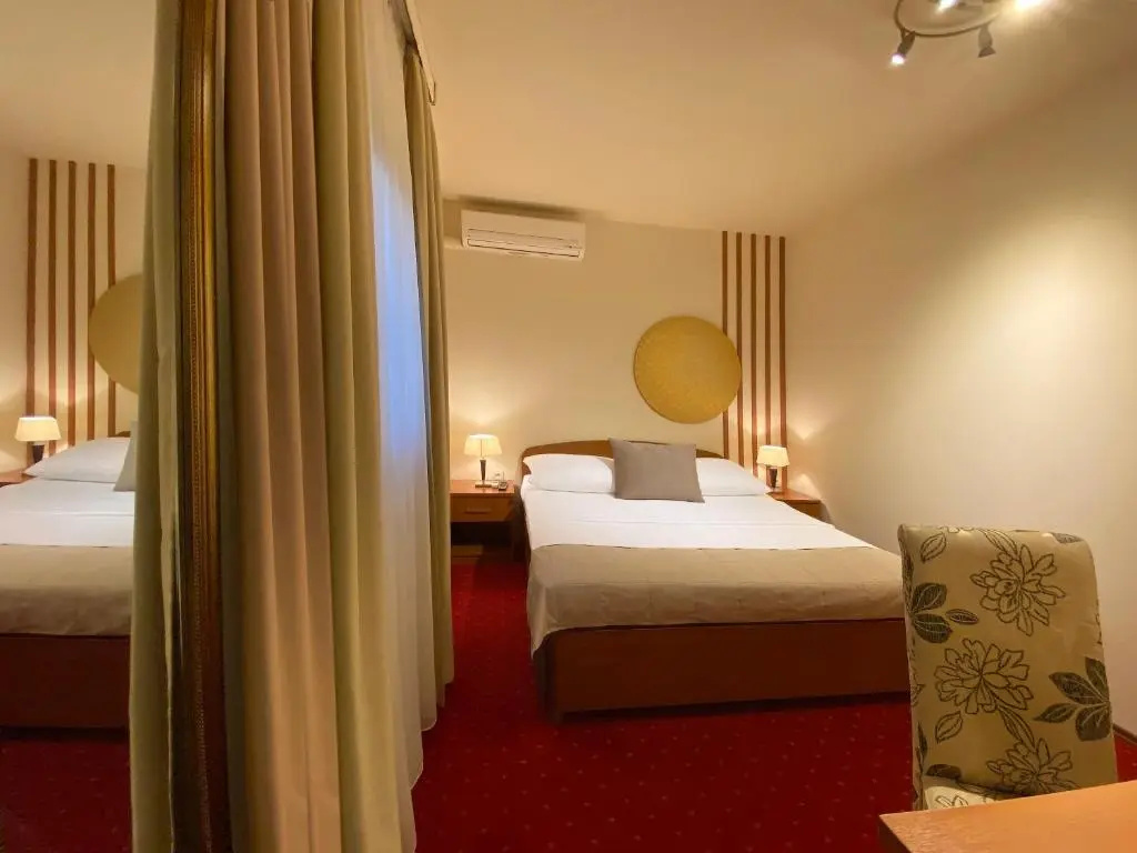 Economy room