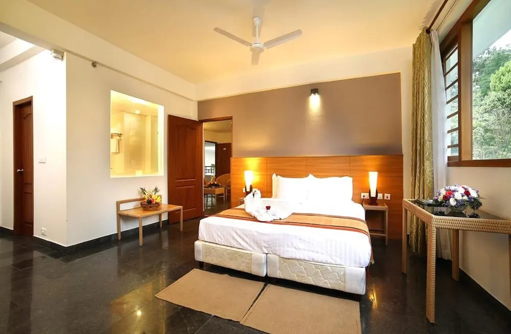 Double Suite (full double bed)