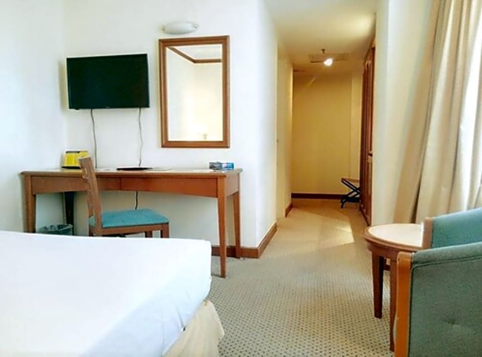 Mandarin Court Hotel