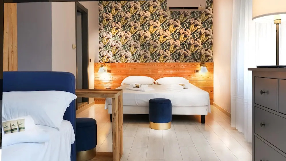 Hotel Riviera — 4