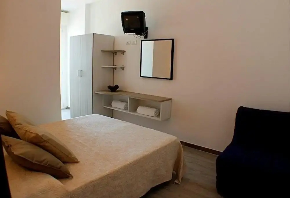 Economy room