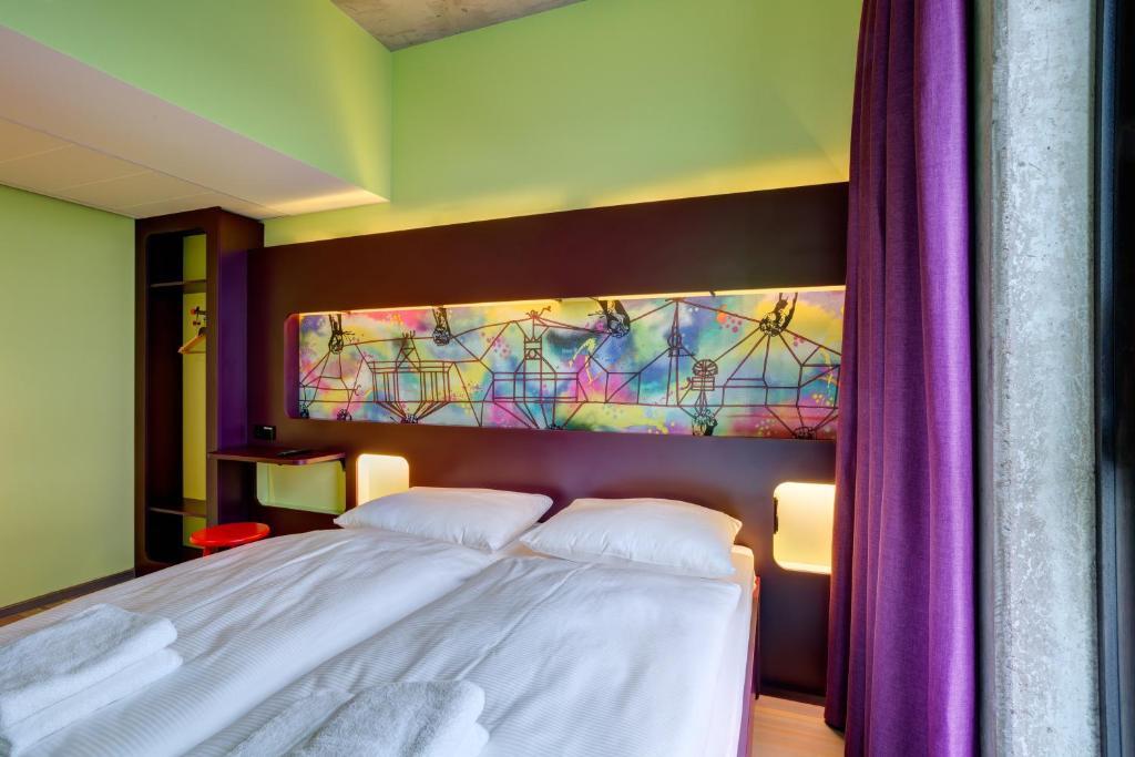 Одноместный номер Standard двуспальная кровать в MEININGER Hotel Berlin East Side Gallery