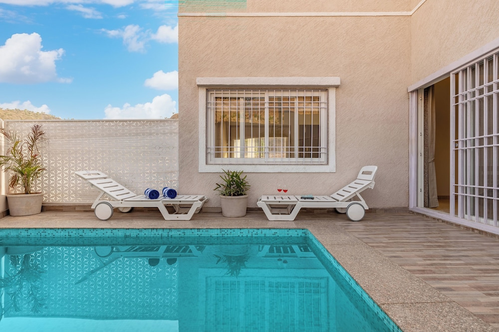 ELIVAAS Luxe Shourya Zenna 3 BHK