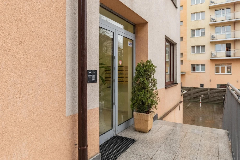 Apartments Near the Promenade by Renters