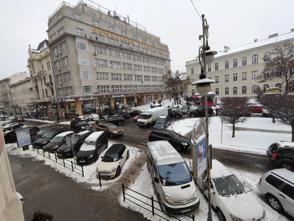 Апартаменти трехкімнатні в самому центрі для 6-х