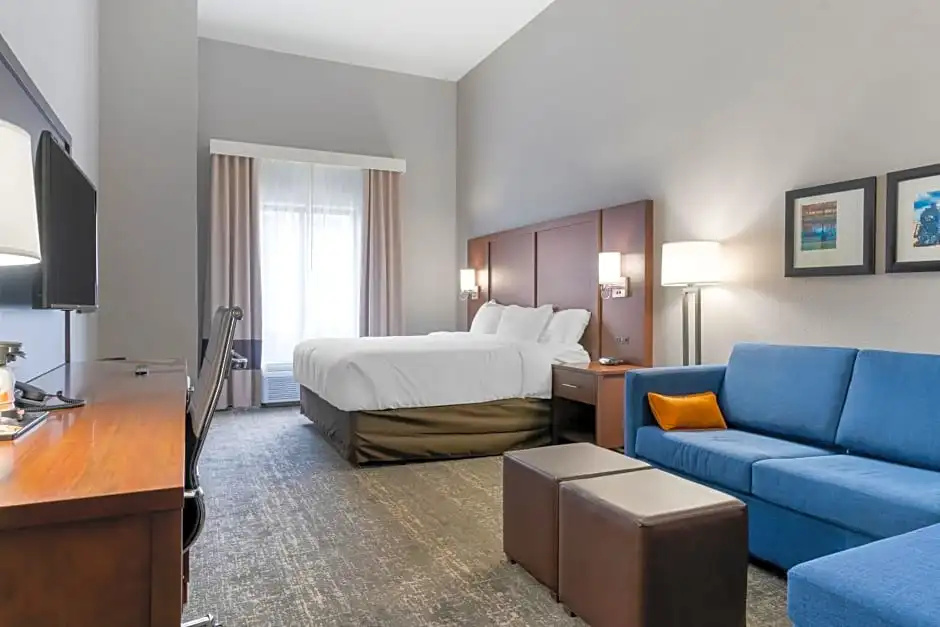 Double Suite (full double bed)