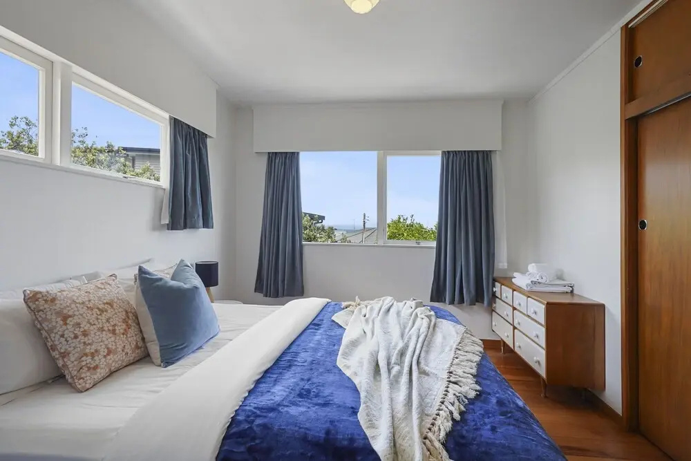 Dazzling Mairangi Bay Retreat Sea Views