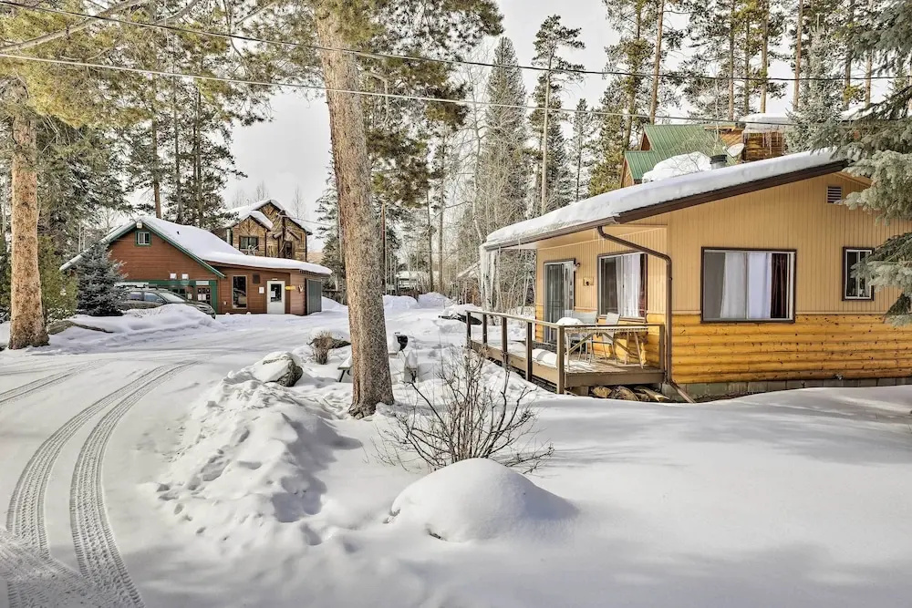 Direct Beach Access: Grand Lake Cabin w/ Deck!