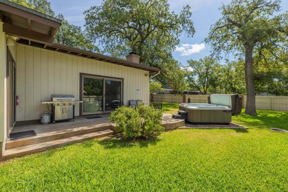 Das Treff Platz Hot Tub Firepit