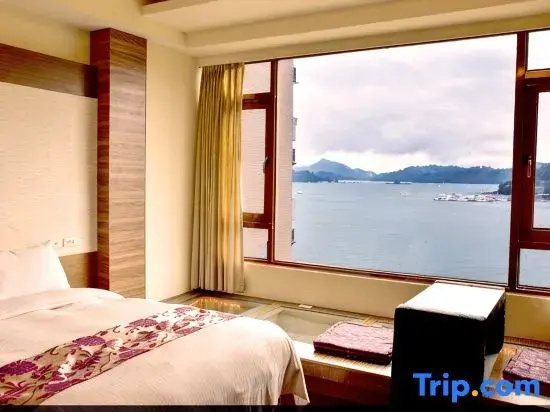 Standard Double room with view (full double bed)