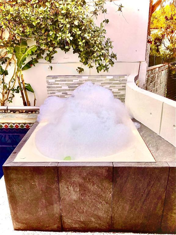 Отель Loft Style & Design 2 JACUZZIS PRIVADOS, ALBERCA, TERRAZA, ASADOR!, фото 11