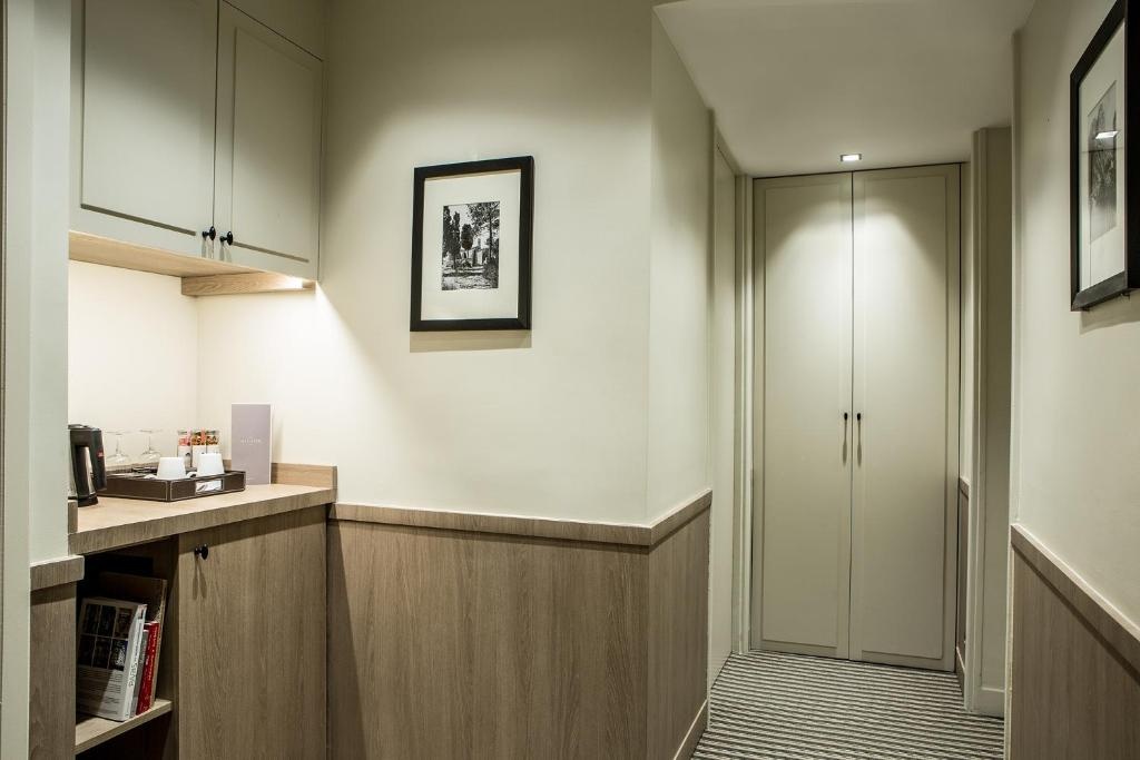 Hotel Aiglon 49
