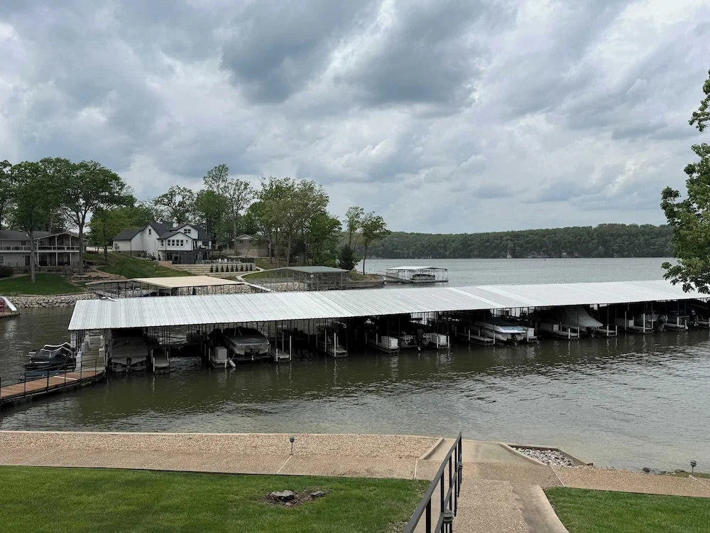 Lakefront Vibes Waterfront Pool!